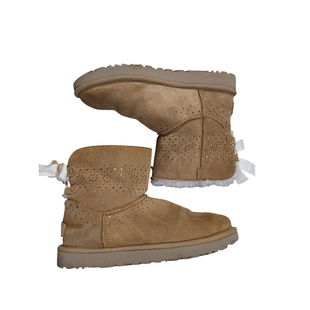 UGG Dae Sunshine Perf Chestnut Suede Perforated Ribbon Bow Ankle Boots Womens 8